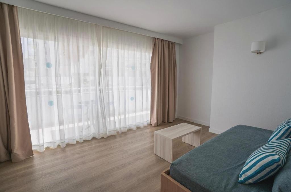 Primera línea de playa en Mallorca en Todo Incluido, ¡todavía queda verano! - BLUESEA Anba Romaní Hotel