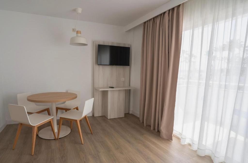 Primera línea de playa en Mallorca en Todo Incluido, ¡todavía queda verano! - BLUESEA Anba Romaní Hotel