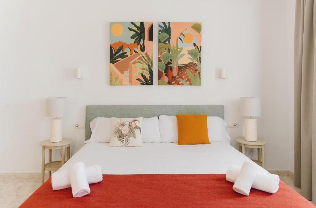 Menorca: Your coastal apartment stay