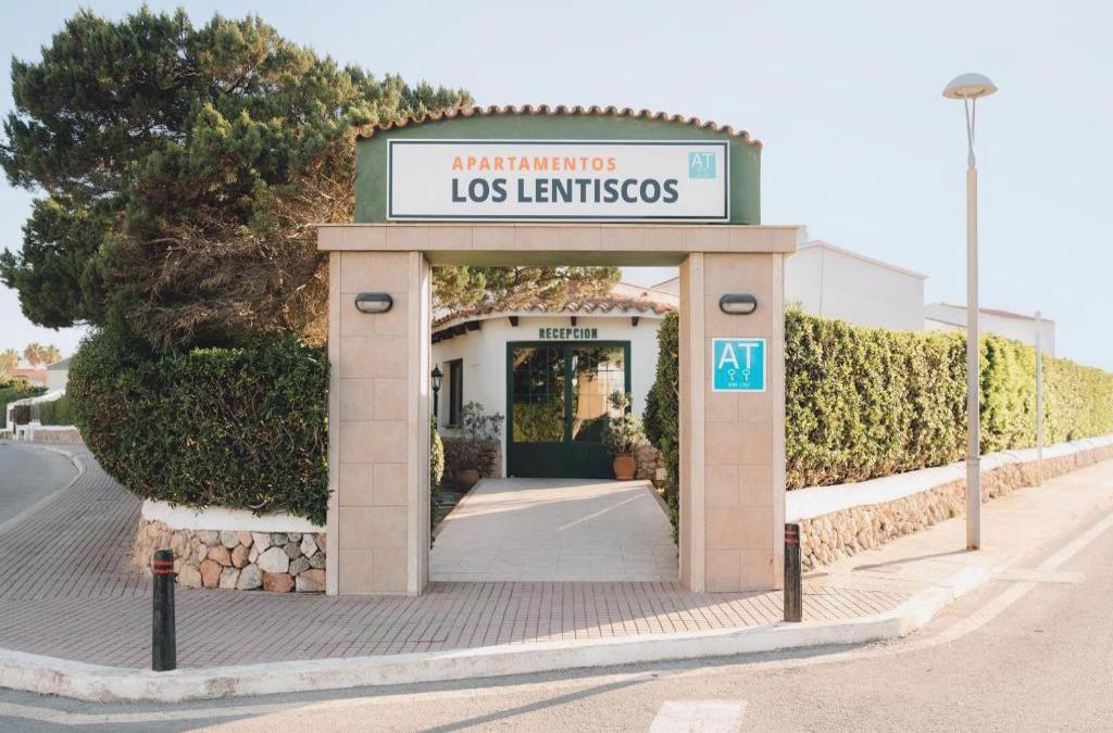 Afaste-se de tudo em Menorca hospedando-se em apartamentos perto do mar