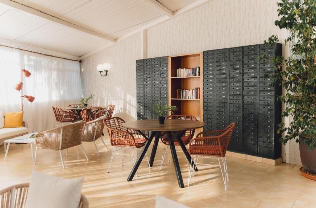 Disconnect in Menorca staying in apartments near the sea