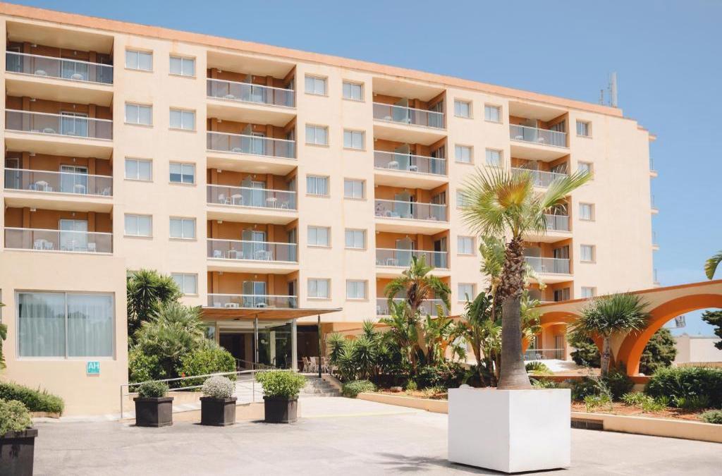 Es Canar: Ibiza’s Authentic Hippy Soul