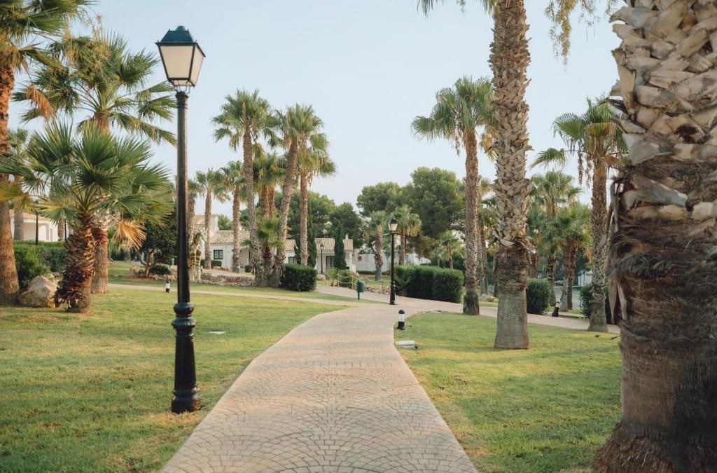 ¡Menorca te espera! Un 4* con toboganes ilimitados y con opción a ferry - BLUESEA Marina Parc