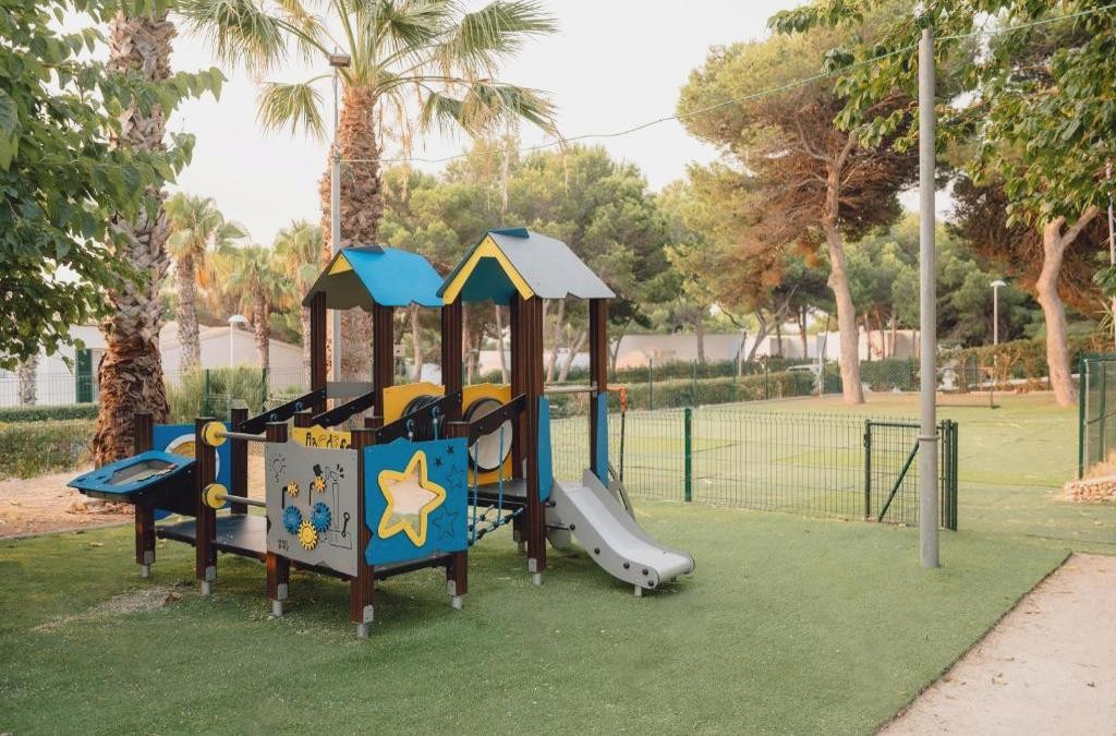¡Menorca te espera! Un 4* con toboganes ilimitados y con opción a ferry - BLUESEA Marina Parc