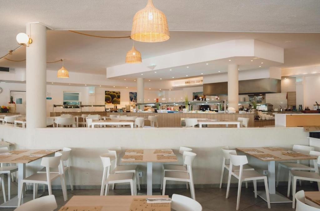 ¡Menorca te espera! Un 4* con toboganes ilimitados y con opción a ferry - BLUESEA Marina Parc