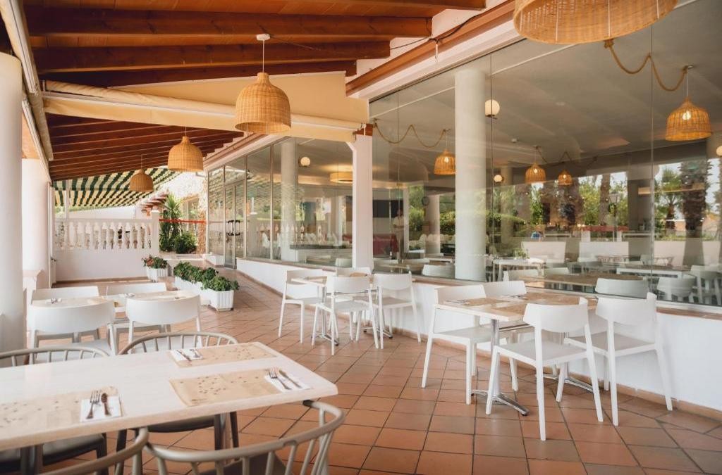 ¡Menorca te espera! Un 4* con toboganes ilimitados y con opción a ferry - BLUESEA Marina Parc
