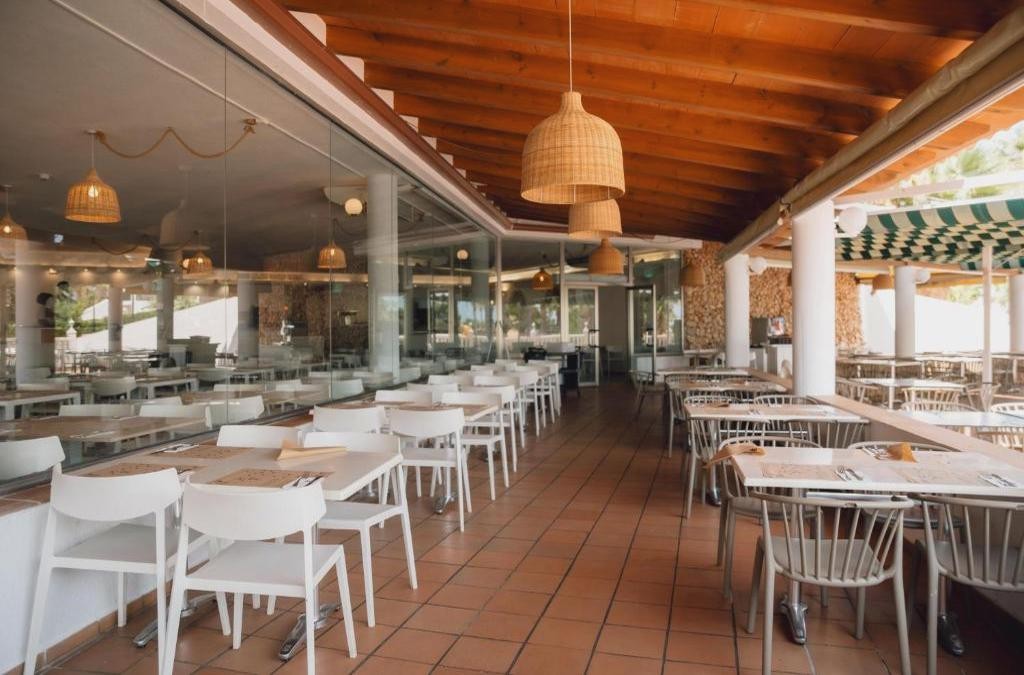 ¡Menorca te espera! Un 4* con toboganes ilimitados y con opción a ferry - BLUESEA Marina Parc