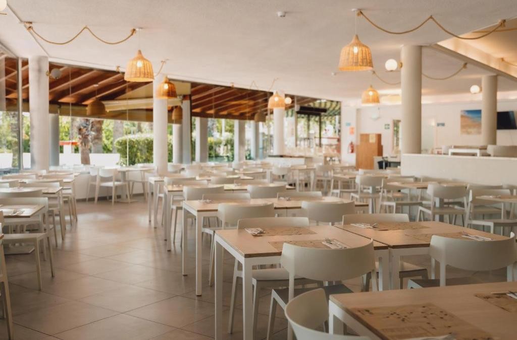 ¡Menorca te espera! Un 4* con toboganes ilimitados y con opción a ferry - BLUESEA Marina Parc