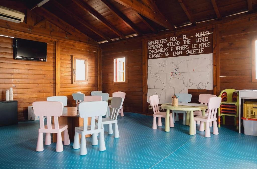 ¡Menorca te espera! Un 4* con toboganes ilimitados y con opción a ferry - BLUESEA Marina Parc