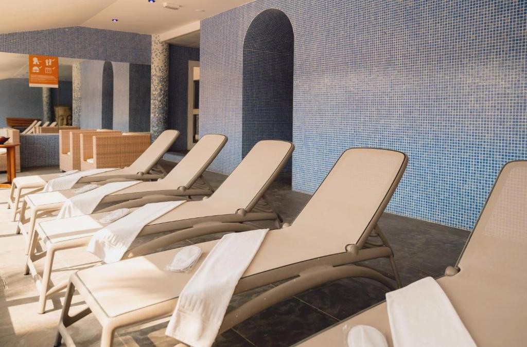 ¡Menorca te espera! Un 4* con toboganes ilimitados y con opción a ferry - BLUESEA Marina Parc