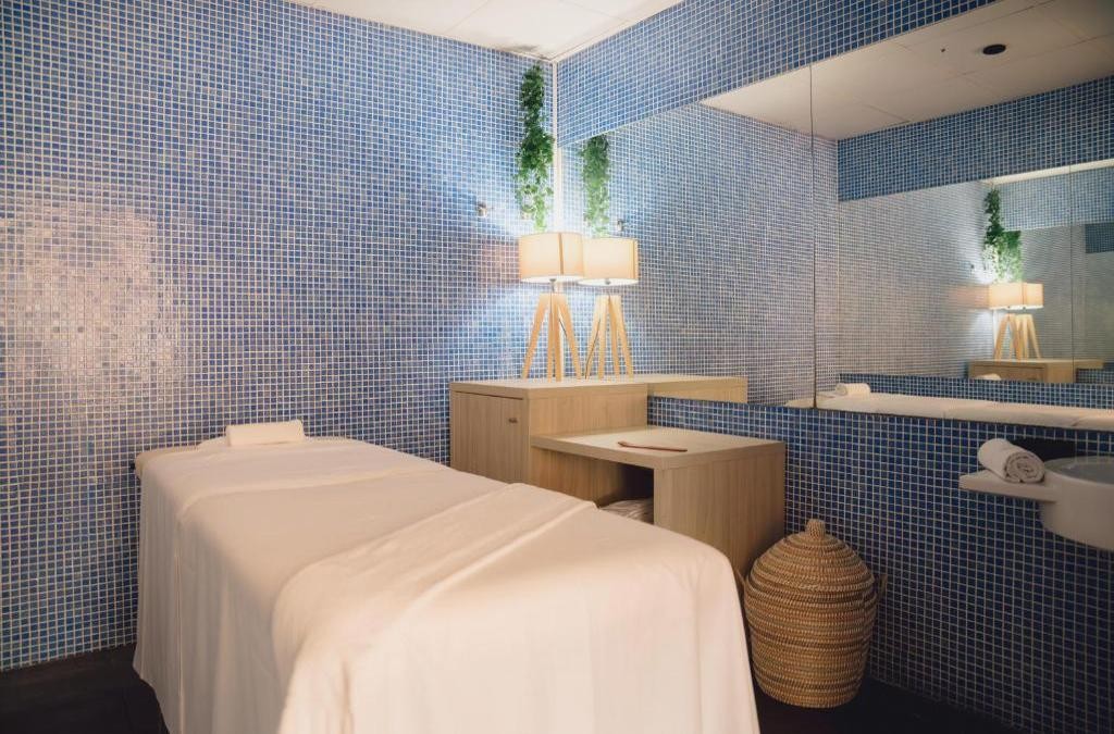 ¡Menorca te espera! Un 4* con toboganes ilimitados y con opción a ferry - BLUESEA Marina Parc