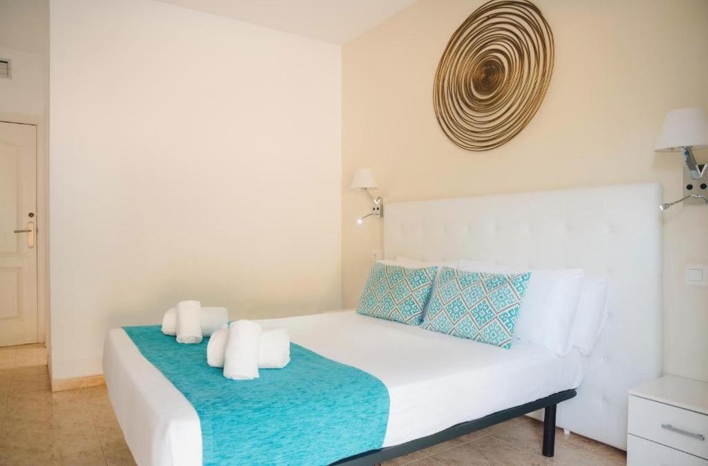 ¡Menorca te espera! Un 4* con toboganes ilimitados y con opción a ferry - BLUESEA Marina Parc