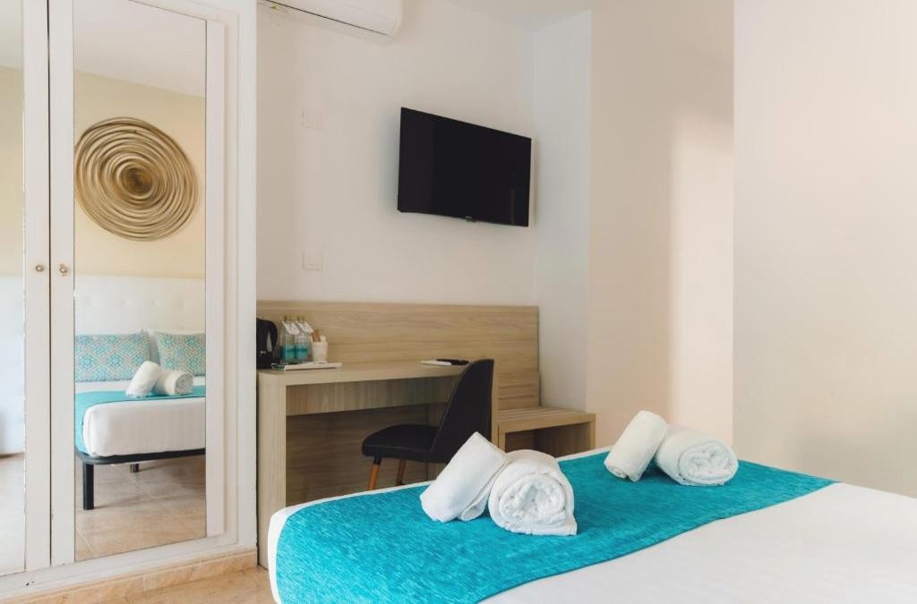 ¡Menorca te espera! Un 4* con toboganes ilimitados y con opción a ferry - BLUESEA Marina Parc