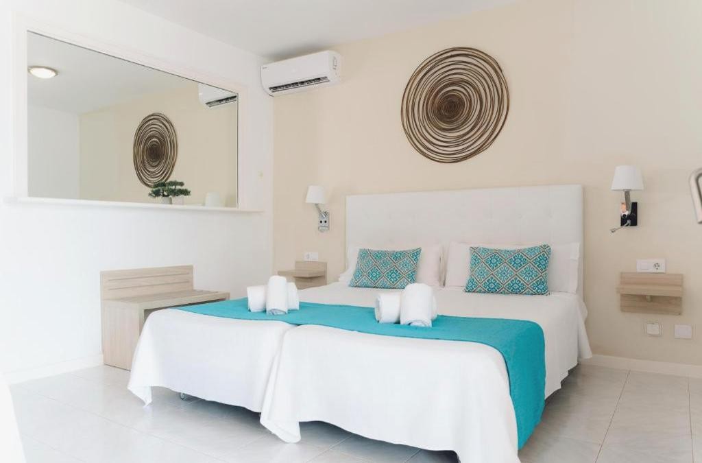 ¡Menorca te espera! Un 4* con toboganes ilimitados y con opción a ferry - BLUESEA Marina Parc