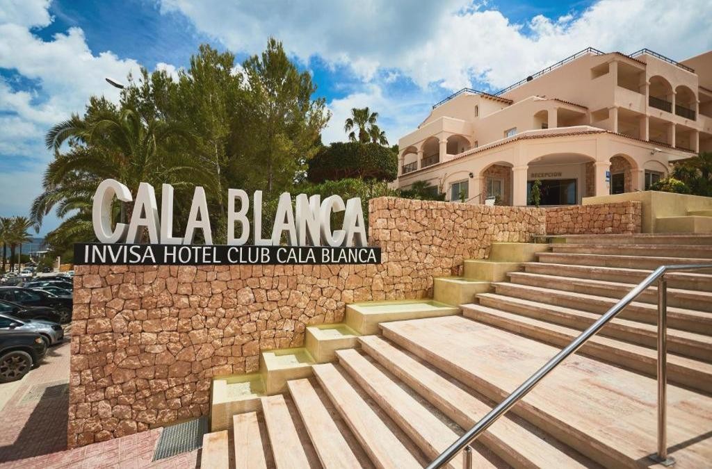 ¡Un Halloween de miedo en Ibiza! Hotel tematizado y diversión para toda la familia