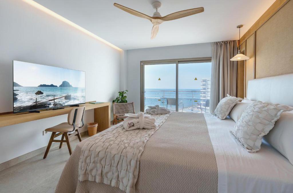 Ferry from Valencia or Barcelona + 4-night Ibiza stay