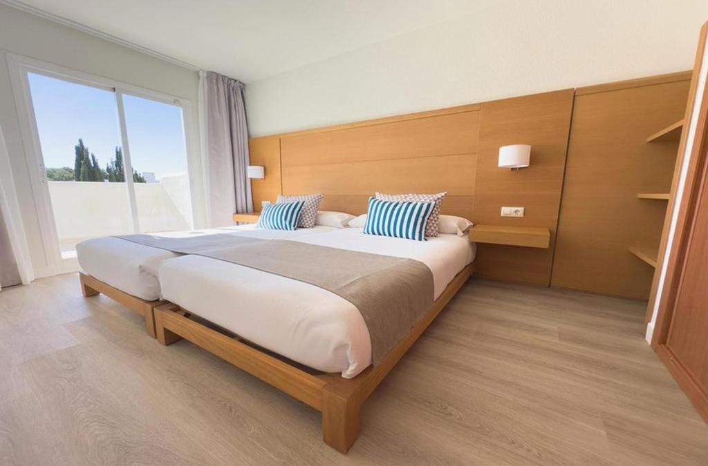 Escapada o vacaciones en Mallorca alojado en hotel 4* - BLUESEA Club Marthas