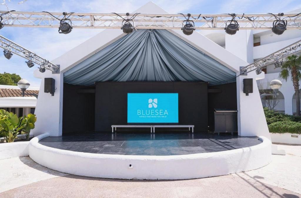 Escapada o vacaciones en Mallorca alojado en hotel 4* - BLUESEA Club Marthas