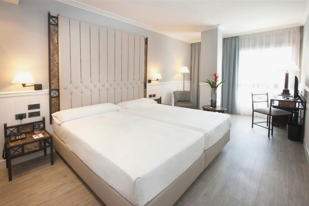 Escapada enológica en Hotel 4* céntrico en Logroño