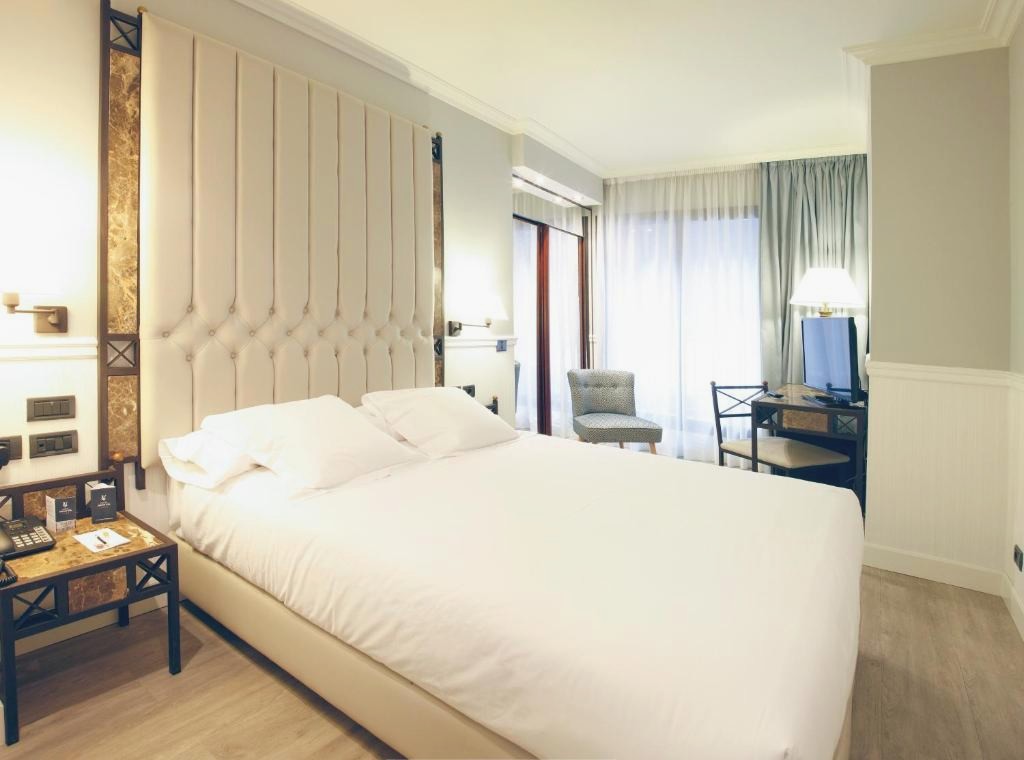 Escapada enológica en Hotel 4* céntrico en Logroño