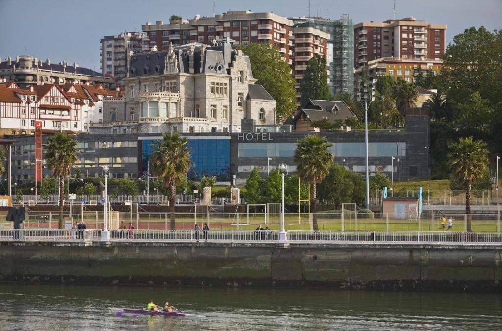 Vive tu propio cuento: alójate en un palacio y descubre el museo de Santurtzi