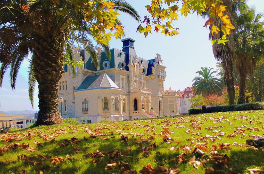 Vive tu propio cuento: alójate en un palacio y descubre el museo de Santurtzi - URH Palacio de Oriol