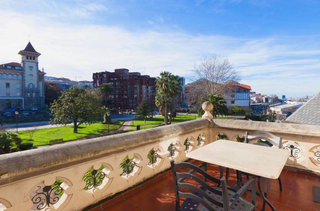 Vive tu propio cuento: alójate en un palacio y descubre el museo de Santurtzi - URH Palacio de Oriol