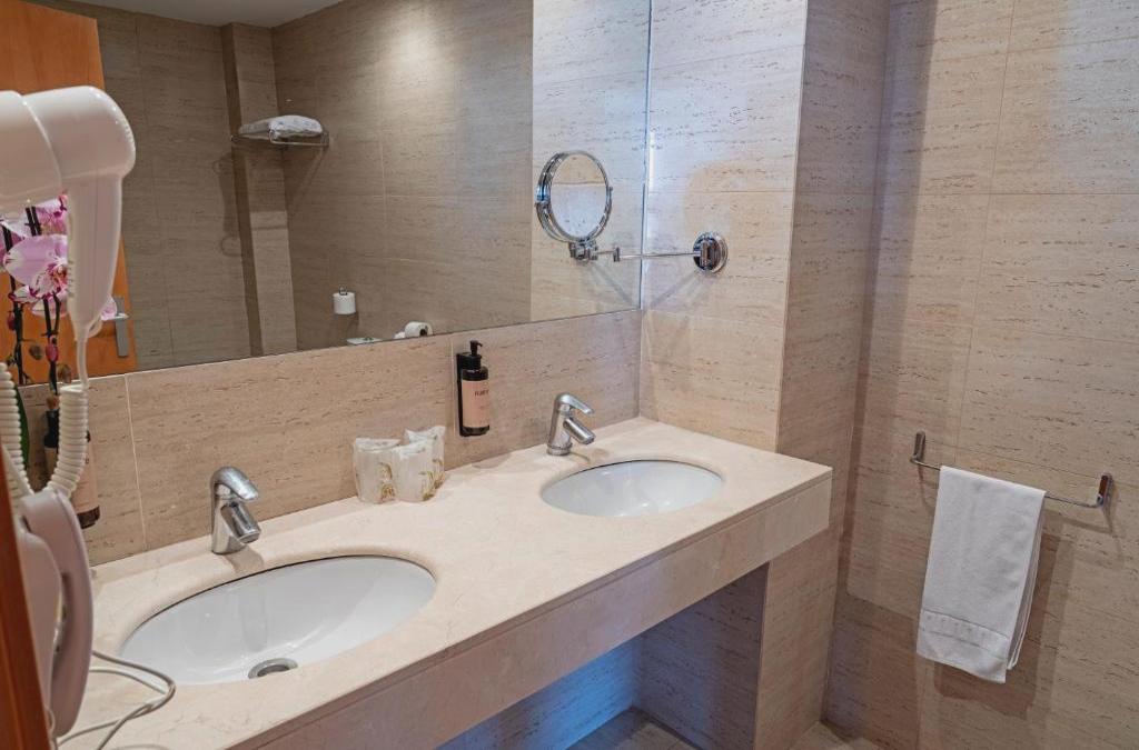 Descubre una verdadera villa marinera en Asturias - Faranda Marsol Candás