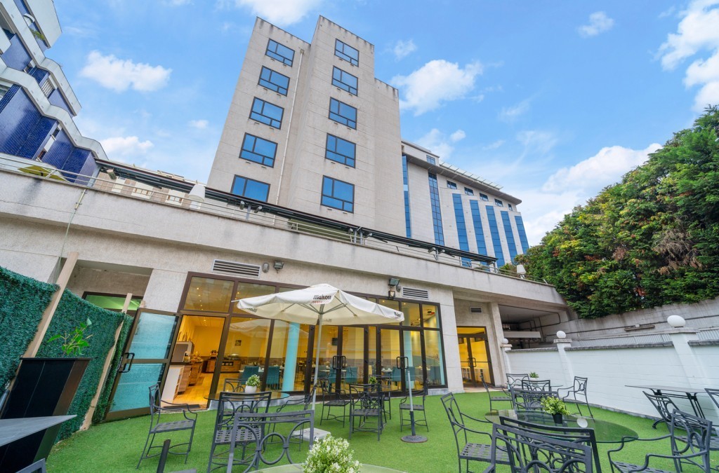 Estilo e conforto moderno no coração de Gijón