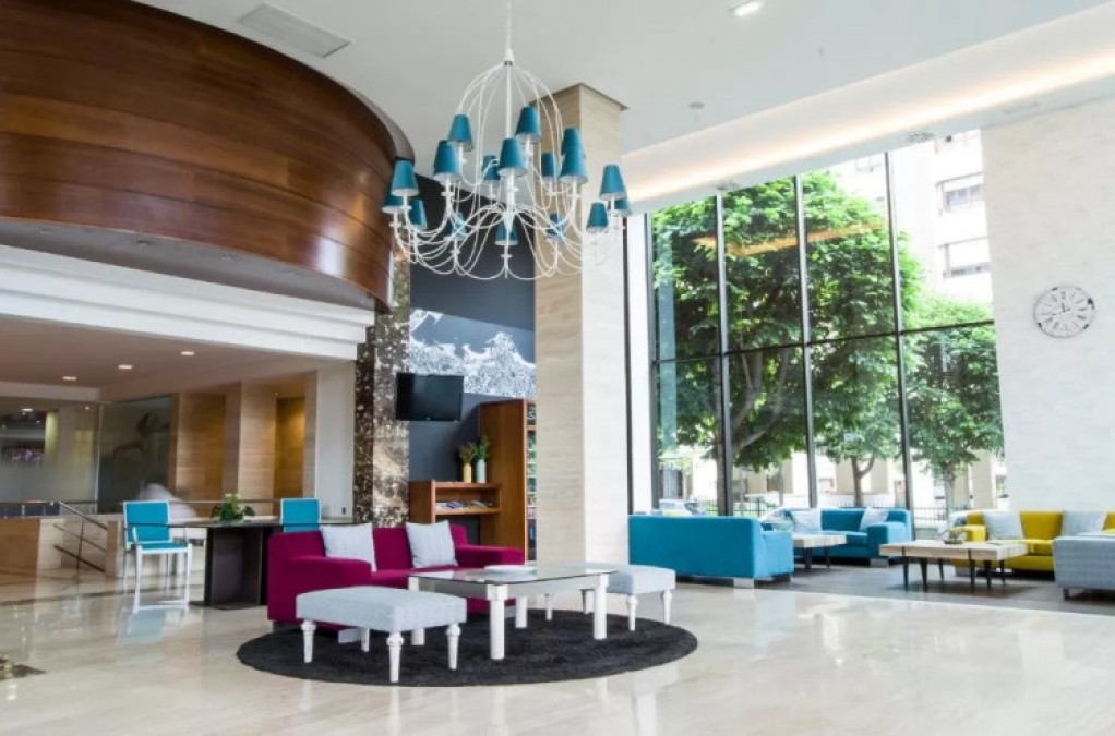 Estilo e conforto moderno no coração de Gijón