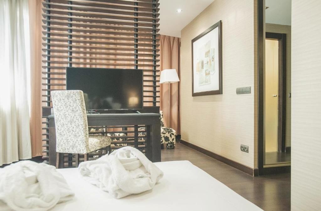 Asturias entre montañas, sidra y relax: 4* con spa incluido - AZZ Asturias Langrehotel