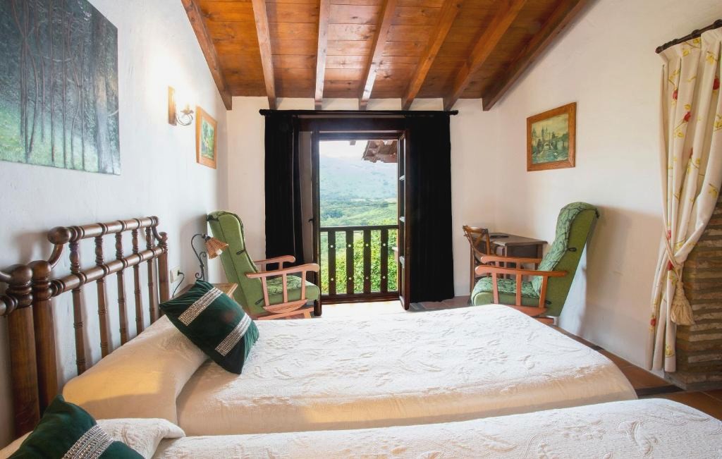 Cena degustación y visita a sidrería alojados en plena naturaleza - Hotel Rural Valleoscuru