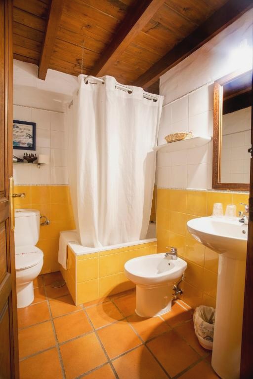 Cena degustación y visita a sidrería alojados en plena naturaleza - Hotel Rural Valleoscuru