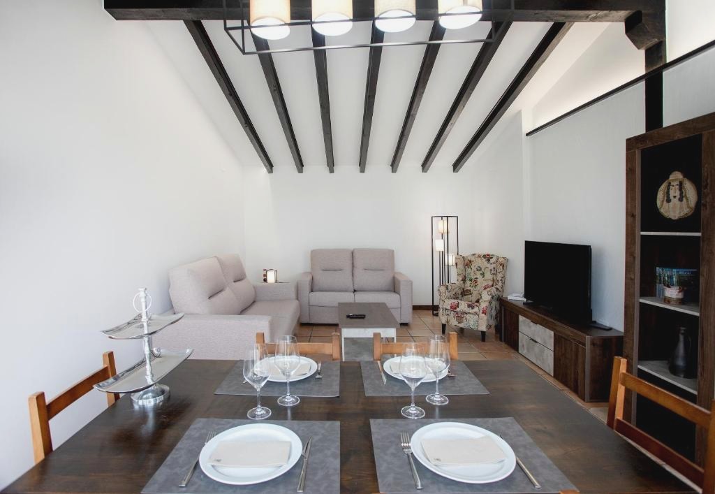 Cena degustación y visita a sidrería alojados en plena naturaleza - Hotel Rural Valleoscuru
