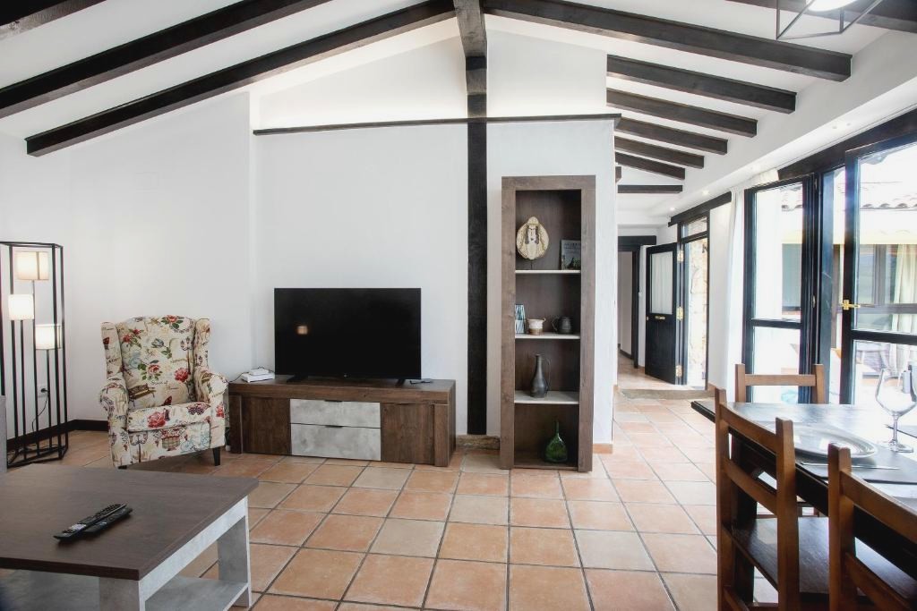 Cena degustación y visita a sidrería alojados en plena naturaleza - Hotel Rural Valleoscuru
