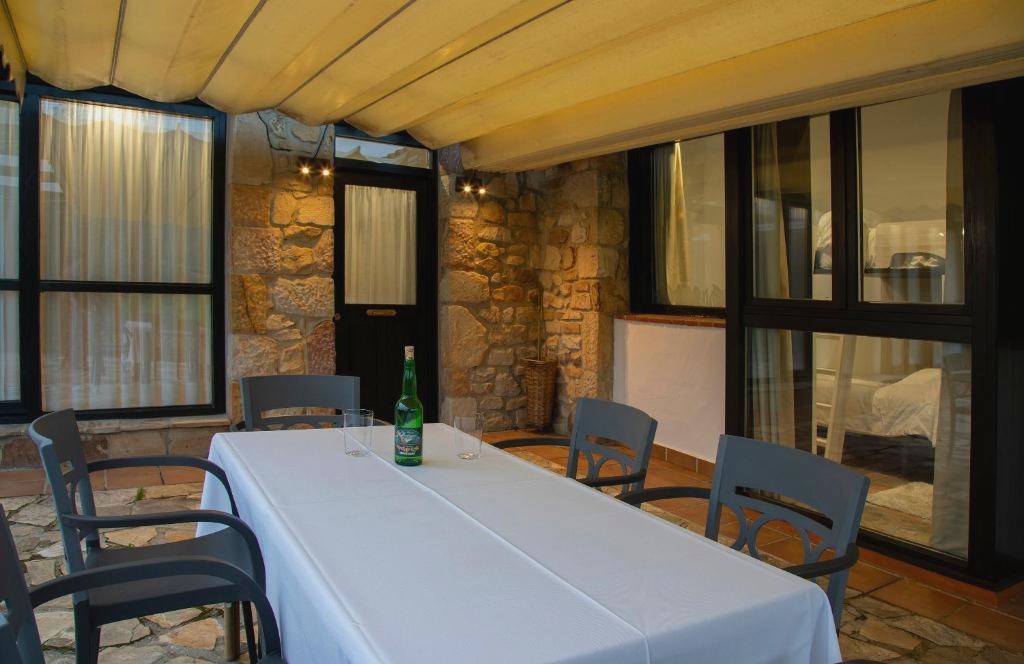 Cena degustación y visita a sidrería alojados en plena naturaleza - Hotel Rural Valleoscuru
