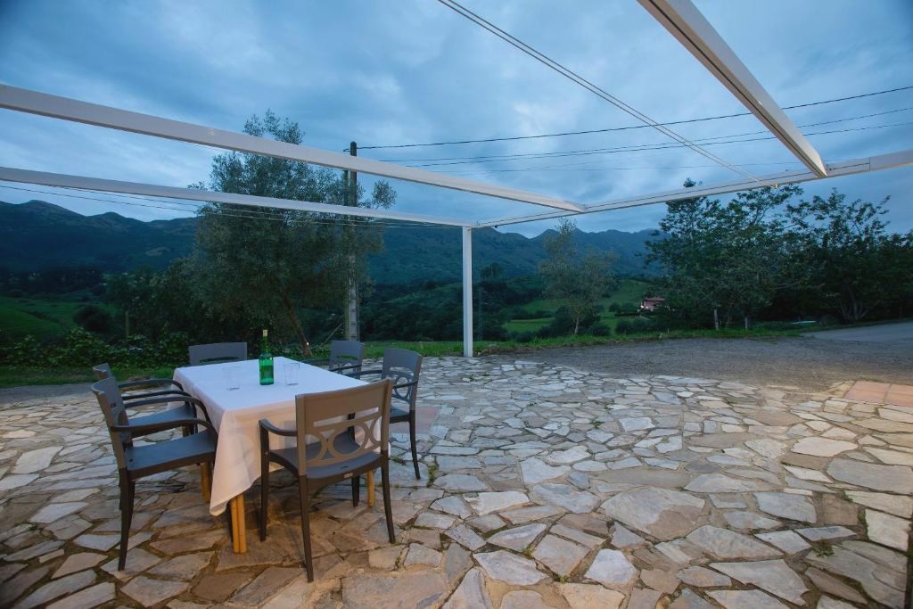 Cena degustación y visita a sidrería alojados en plena naturaleza - Hotel Rural Valleoscuru