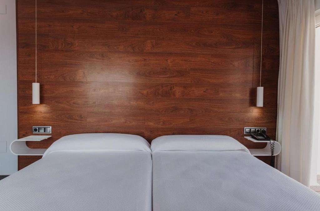 ¡Truco, trato y escapada! Vive un Halloween de miedo en La Manga - Hotel Los Delfines