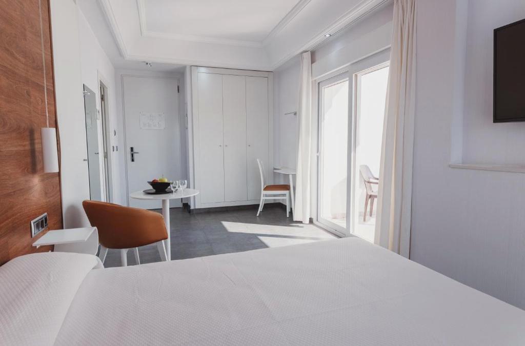 ¡Truco, trato y escapada! Vive un Halloween de miedo en La Manga - Hotel Los Delfines