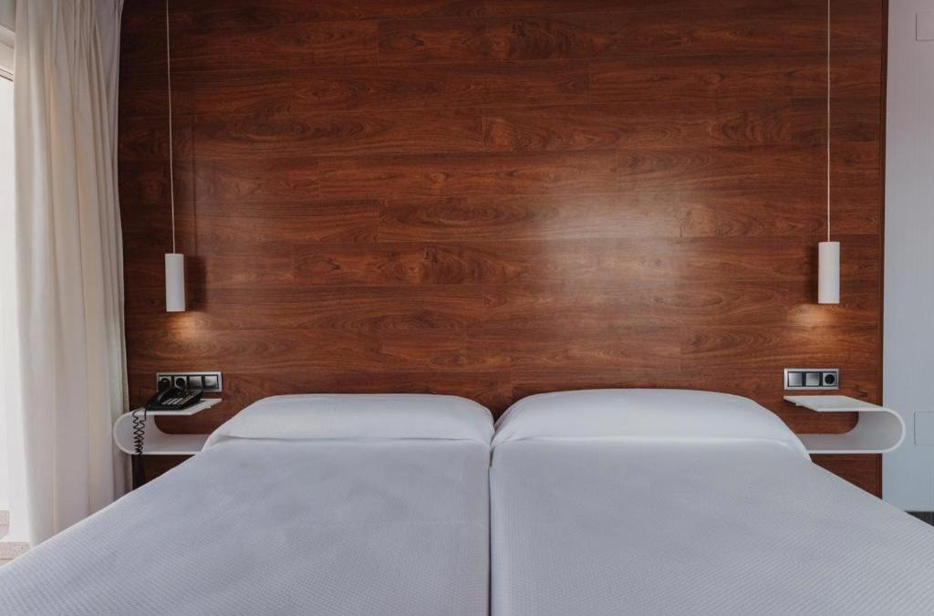 ¡Truco, trato y escapada! Vive un Halloween de miedo en La Manga - Hotel Los Delfines