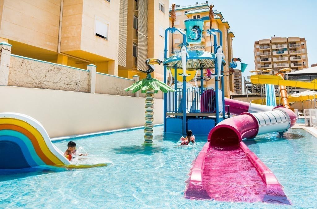 Letzter Aufruf Sommer, Hotel mit Wasserrutschen!