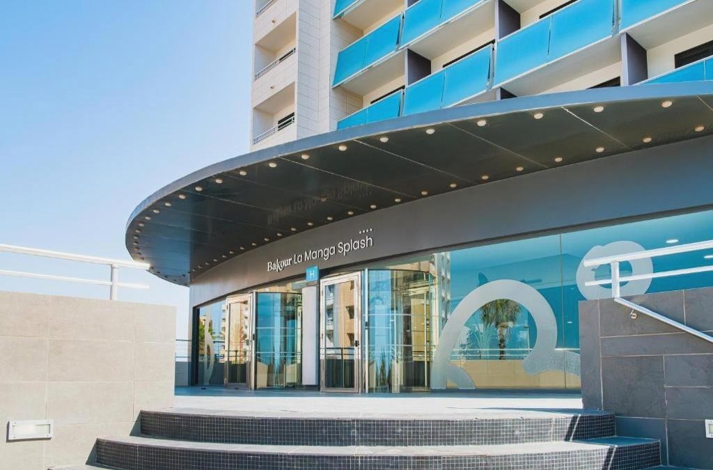 Vacaciones en La Manga del Mar Menor con TODO INCLUIDO - Bakour La Manga Splash