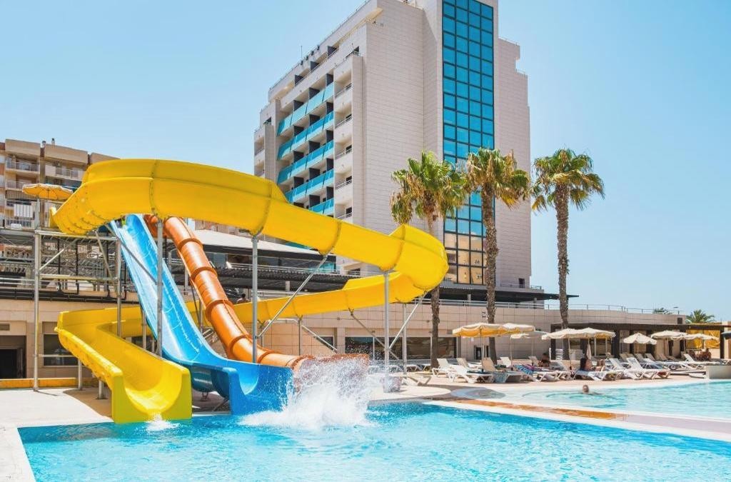 Vacaciones en La Manga del Mar Menor con TODO INCLUIDO - Bakour La Manga Splash