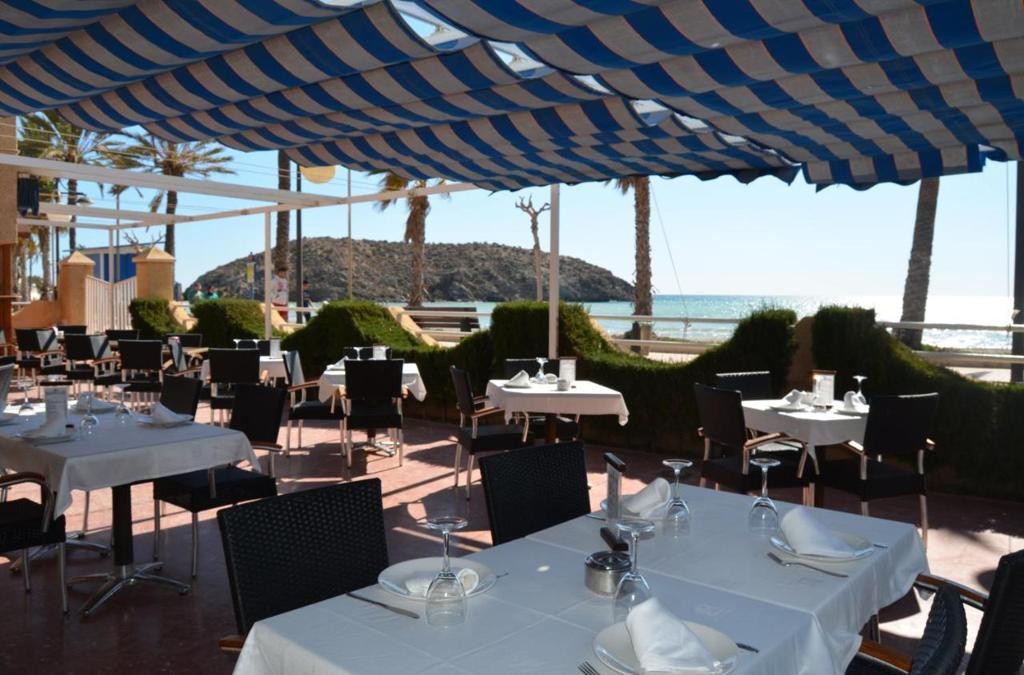 Costa Cálida Beachfront Stay: Full Board & Child Stays Free