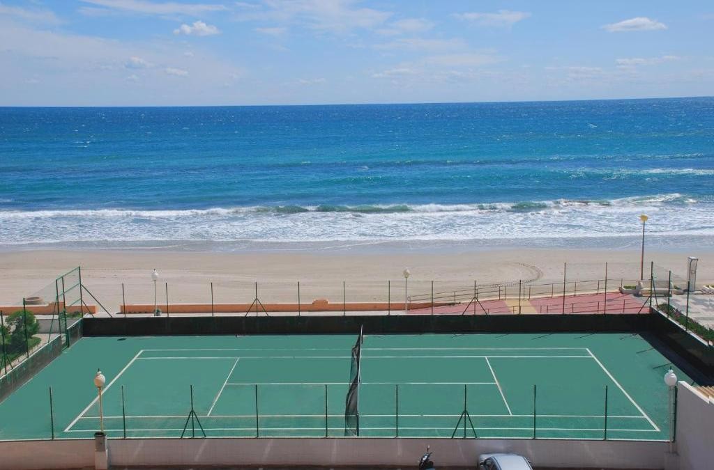 ¡Dos mares, un solo destino! Escápate a La Manga del Mar Menor - Aparthotel Londres