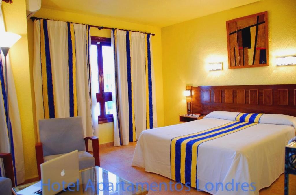 ¡Dos mares, un solo destino! Escápate a La Manga del Mar Menor - Aparthotel Londres