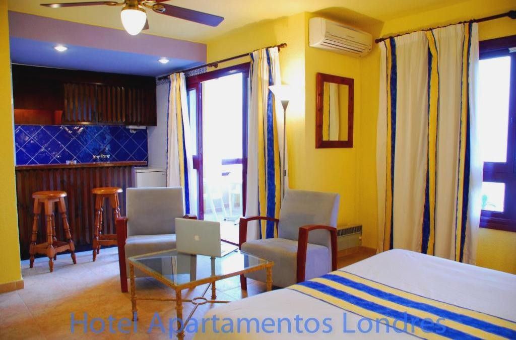 ¡Dos mares, un solo destino! Escápate a La Manga del Mar Menor - Aparthotel Londres