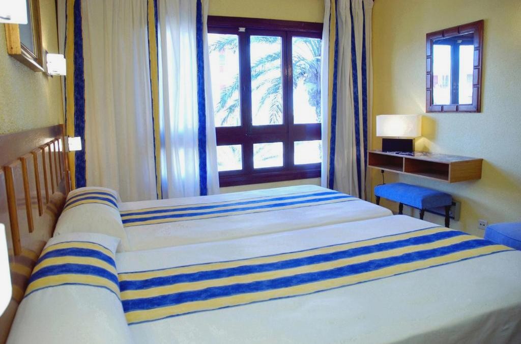¡Dos mares, un solo destino! Escápate a La Manga del Mar Menor - Aparthotel Londres