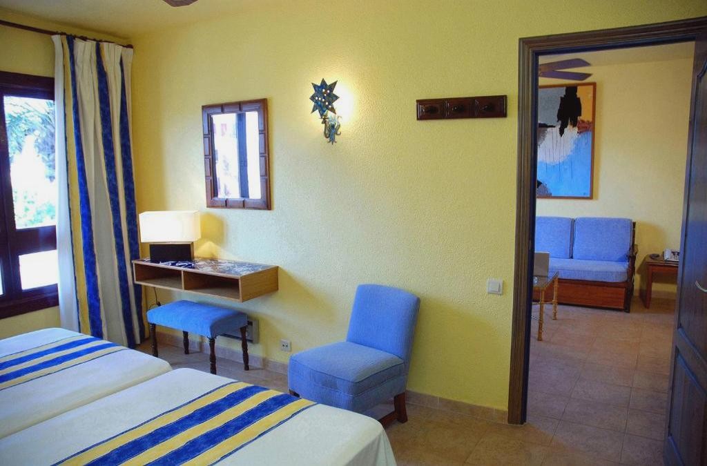 ¡Dos mares, un solo destino! Escápate a La Manga del Mar Menor - Aparthotel Londres
