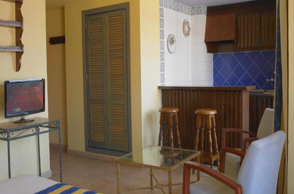 ¡Dos mares, un solo destino! Escápate a La Manga del Mar Menor - Aparthotel Londres